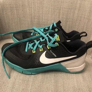 Nike Metcon - Teal & White - Size 6